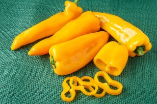 Peperone - Corno di Toro Giallo - Frutti dolci, croccanti e succosi - Semi Freschi