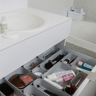3 stalčių organizatorių / dalytuvų rinkinys Infinity XS - 3 x 0,2 litro - šviesiai pilka - 
