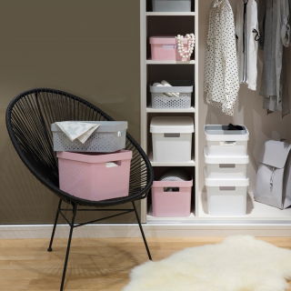 White 17-litre Infinity container with a lid