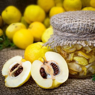Japansk Kvæde - Friske Frugter Direkte fra Busken - 5 kg